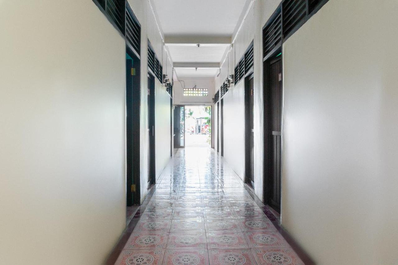 OYO 3095 Semarapura Homestay Makassar Bagian luar foto