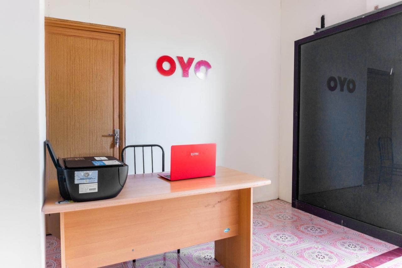 OYO 3095 Semarapura Homestay Makassar Bagian luar foto