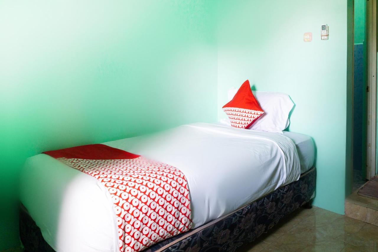 OYO 3095 Semarapura Homestay Makassar Bagian luar foto