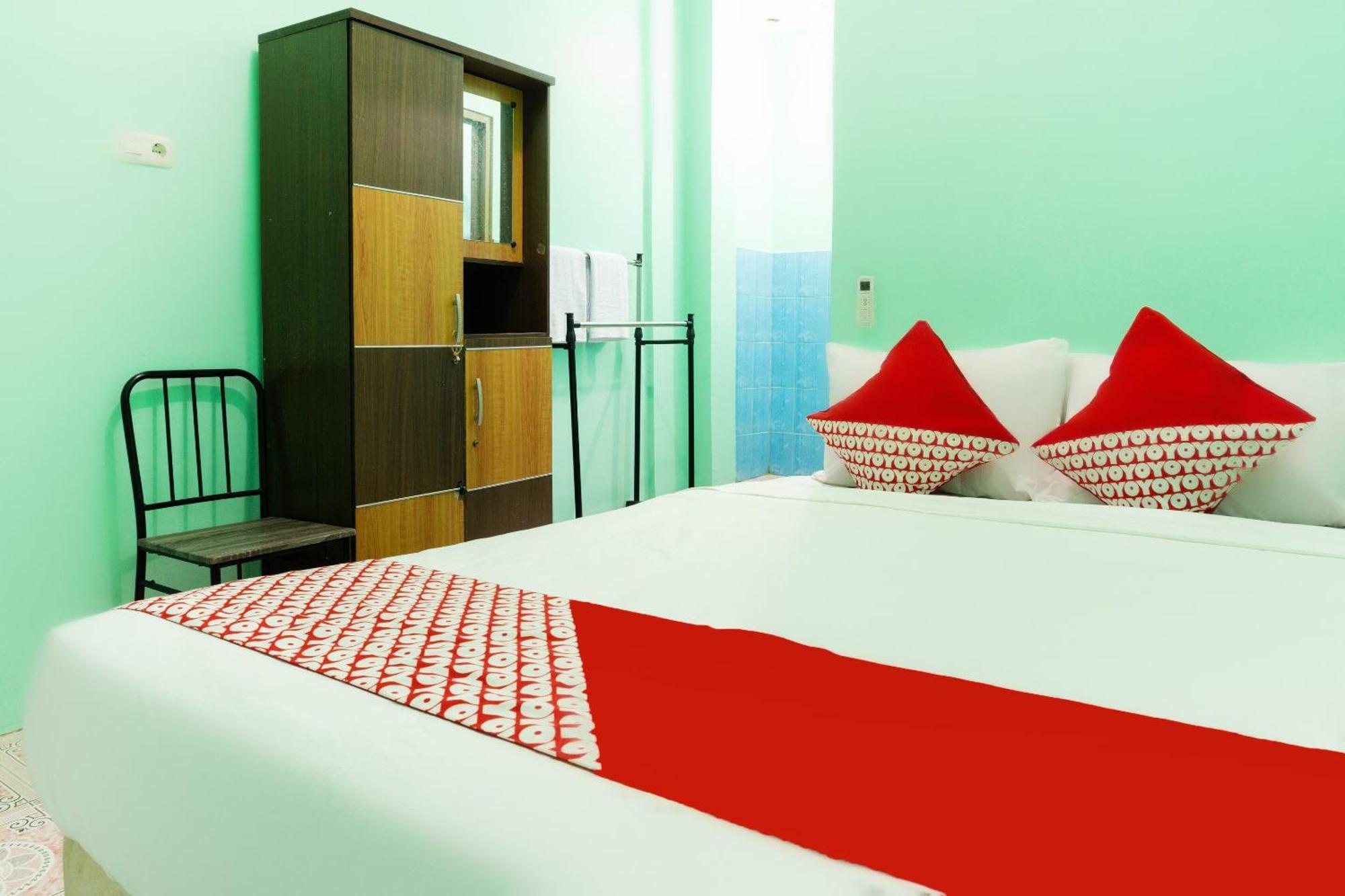 OYO 3095 Semarapura Homestay Makassar Bagian luar foto