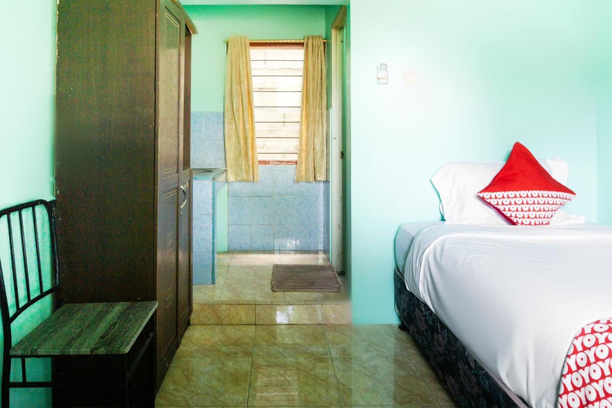 OYO 3095 Semarapura Homestay Makassar Bagian luar foto