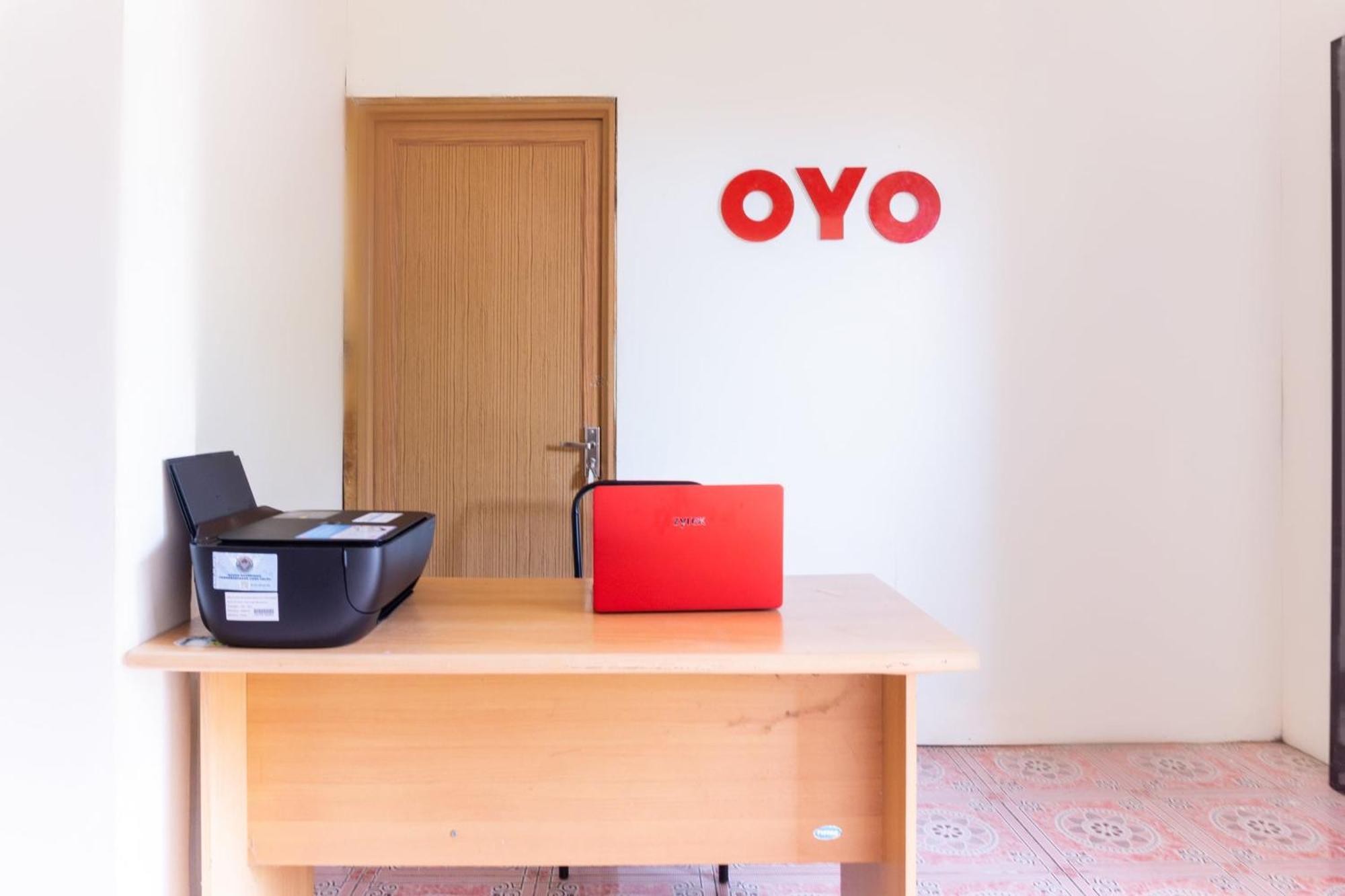 OYO 3095 Semarapura Homestay Makassar Bagian luar foto