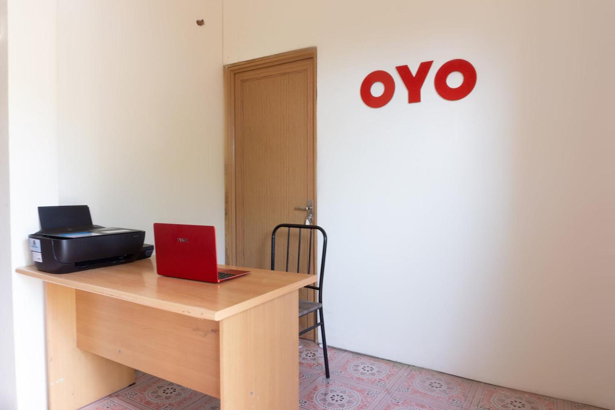 OYO 3095 Semarapura Homestay Makassar Bagian luar foto